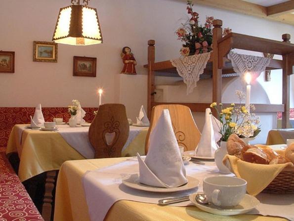 Panorama Garni Ingrid Hotel Dobbiaco Eksteriør billede