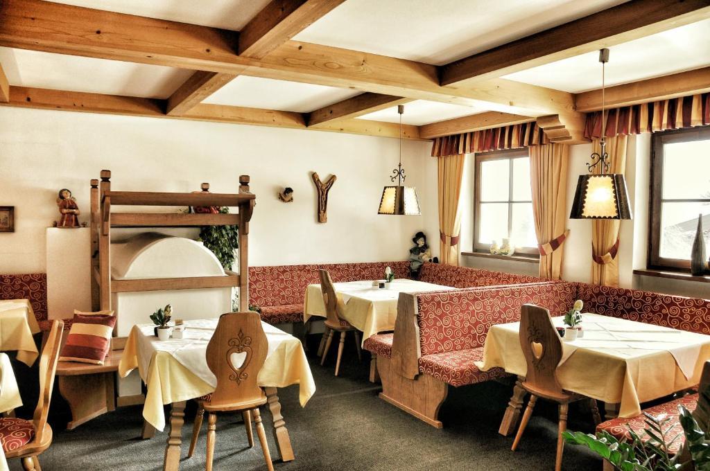 Panorama Garni Ingrid Hotel Dobbiaco Eksteriør billede