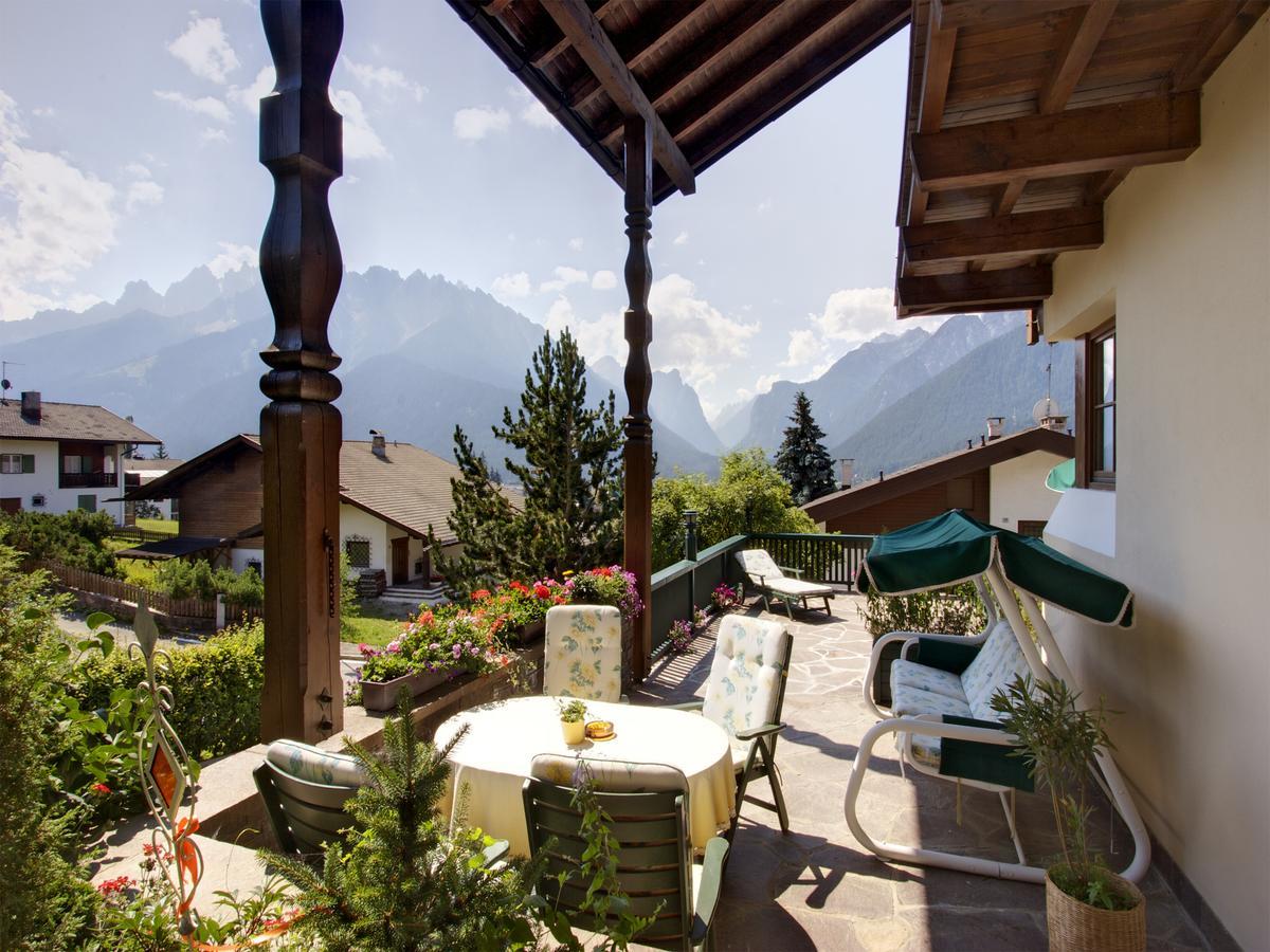 Panorama Garni Ingrid Hotel Dobbiaco Eksteriør billede
